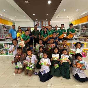 โครงการบริการวิชาการสู่ชุมชน  “ Mobile library services ”   กรณีการติดตามผลการดำเนินงาน การพัฒนาห้องสมุดโรงเรียน และการจัดอบรมเชิงปฏิบัติการ 